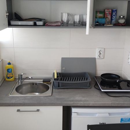 Cinema House Single & Double Rooms & Studio Apartments พูลา ภายนอก รูปภาพ