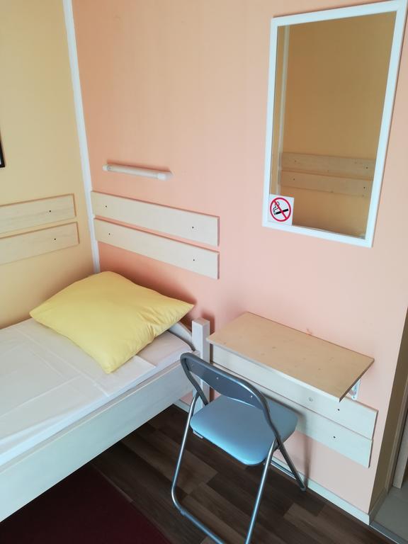 Cinema House Single & Double Rooms & Studio Apartments พูลา ภายนอก รูปภาพ